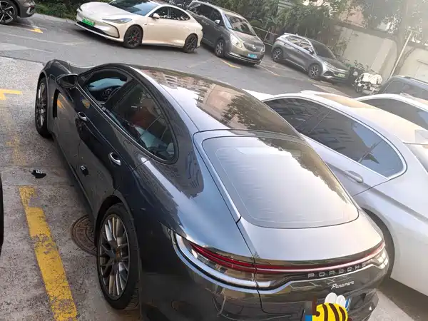 Porsche Panamera 2024