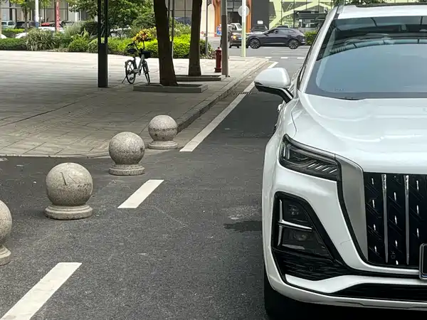 Hongqi HS5 2023