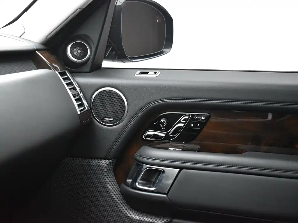 Land Rover Range Rover 2021 — фото 12