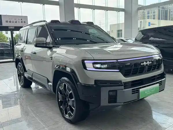 Fangchengbao Leopard 8 2025