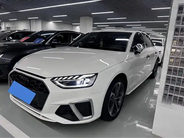 Audi A4L 2021