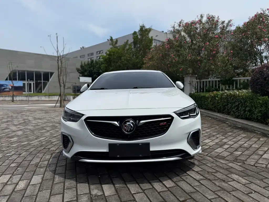 Buick Regal 2018 — фото 2