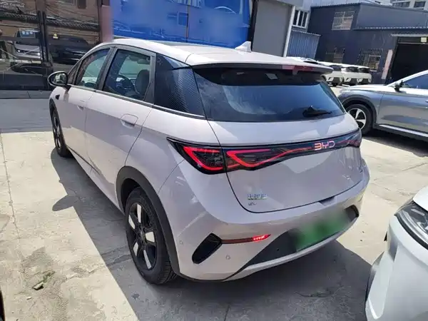 BYD Dolphin 2025