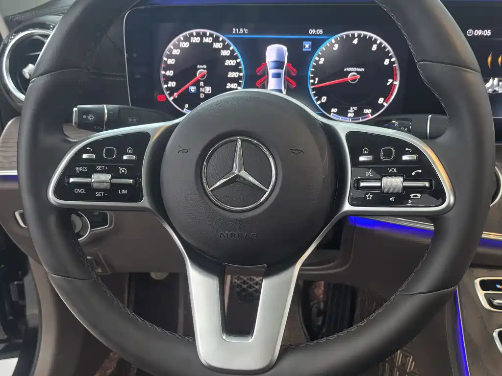 Mercedes-Benz E-Class 2019 — фото 17
