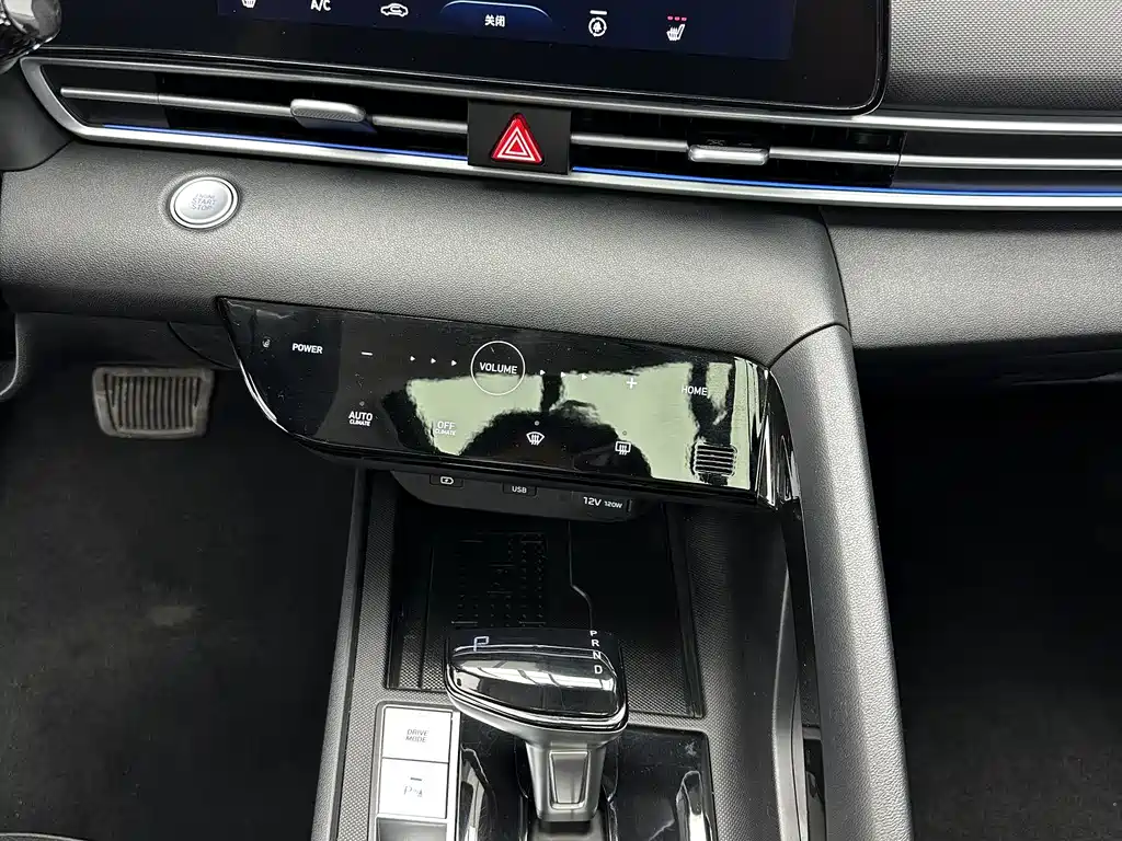 Hyundai Elantra 2022 — фото 15