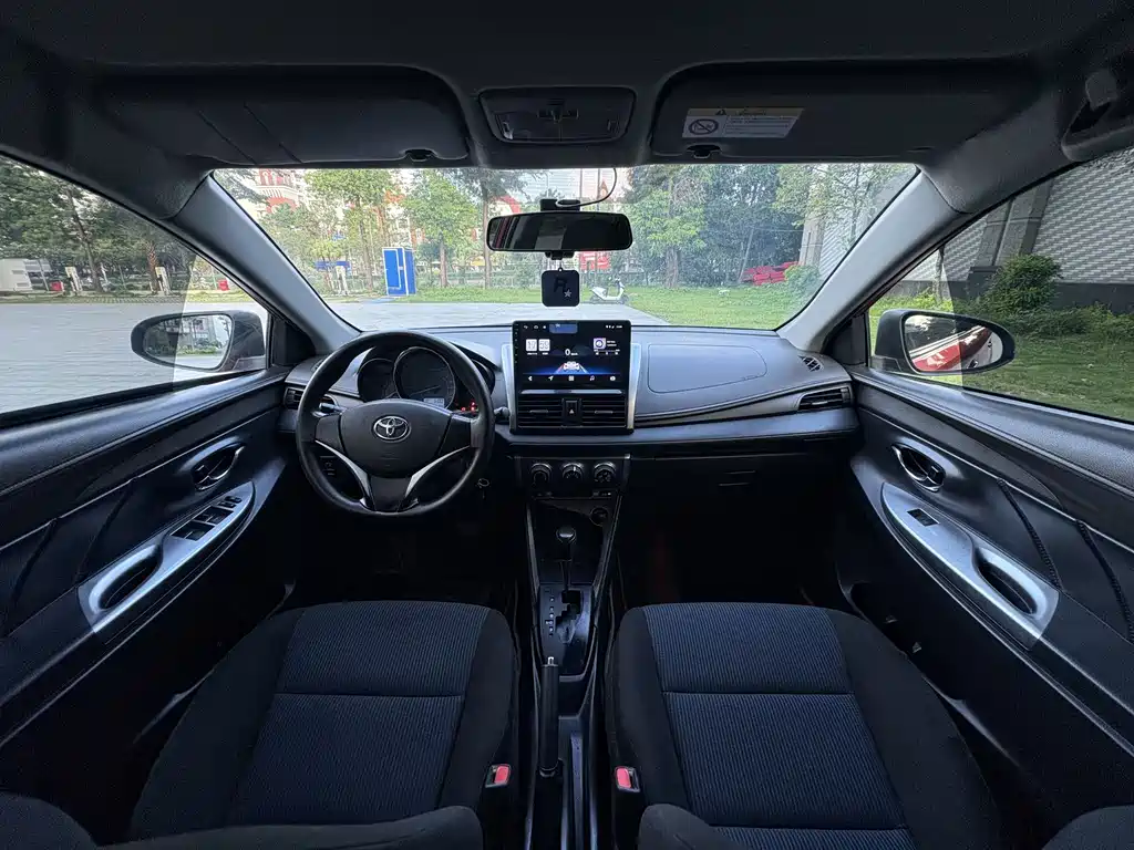 Toyota Yaris L 2016