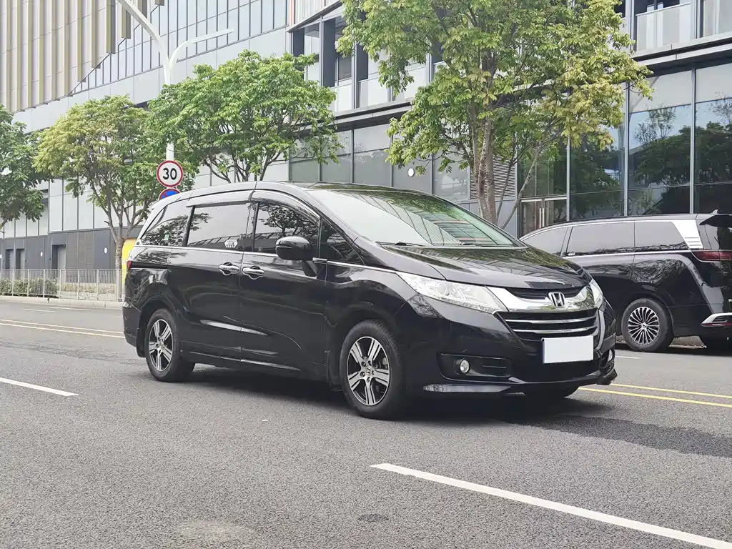 Honda Odyssey 2016 — фото 3