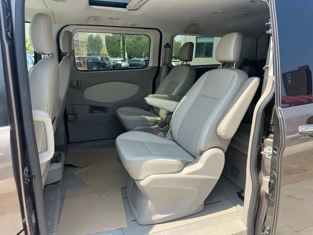 Ford Tourneo 2016 — фото 14