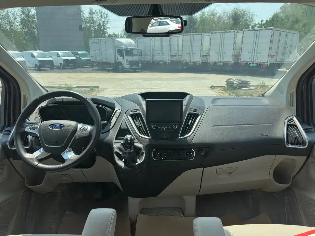 Ford Tourneo 2016 — фото 20