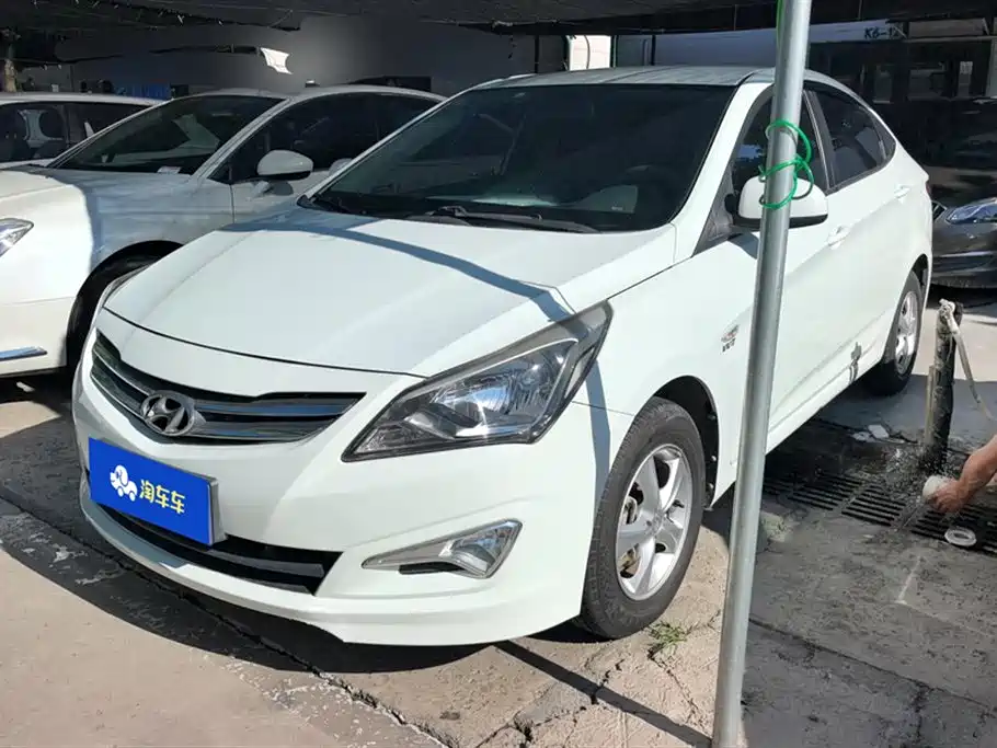 Hyundai Verna 2016 — фото 1