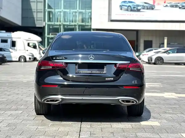 Mercedes-Benz E-Class 2023