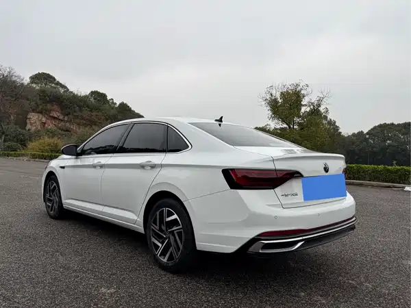 Volkswagen Sagitar 2023