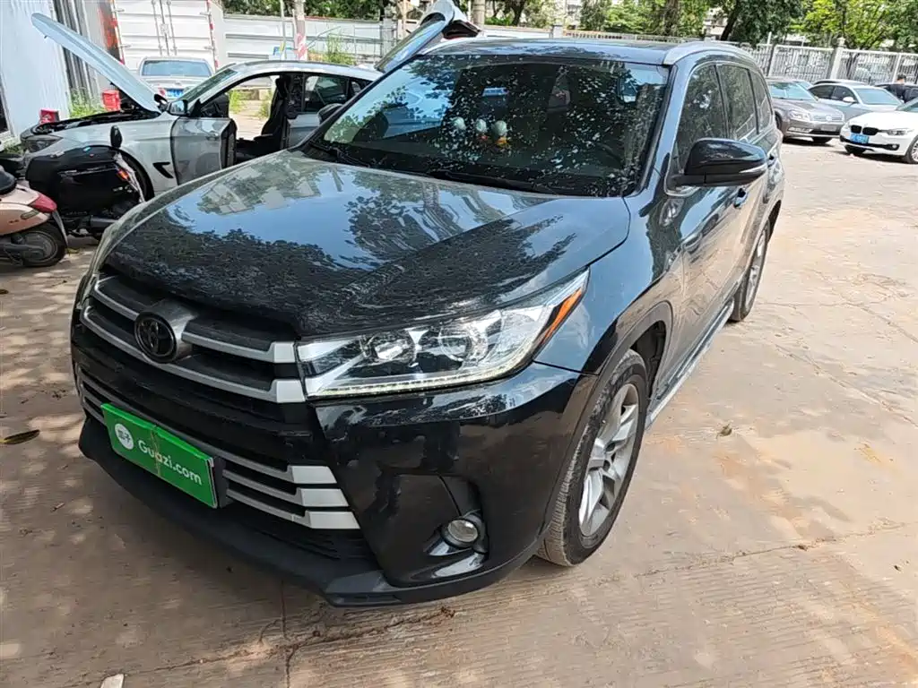 Toyota Highlander 2019 — фото 1