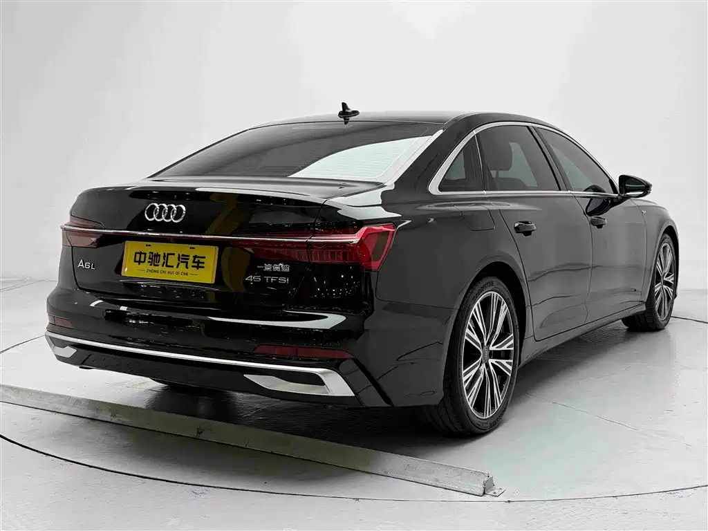 Audi A6L 2022