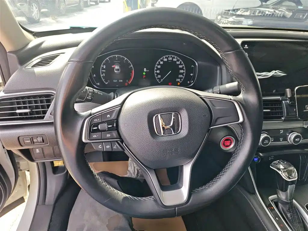 Honda Accord 2022 — фото 11
