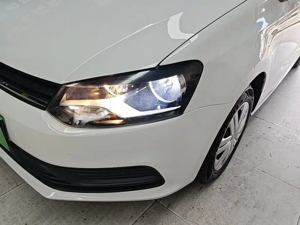 Volkswagen Polo 2017 — фото 24