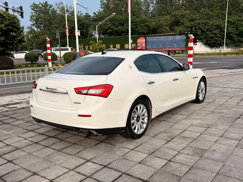 Maserati Ghibli 2015 — фото 4