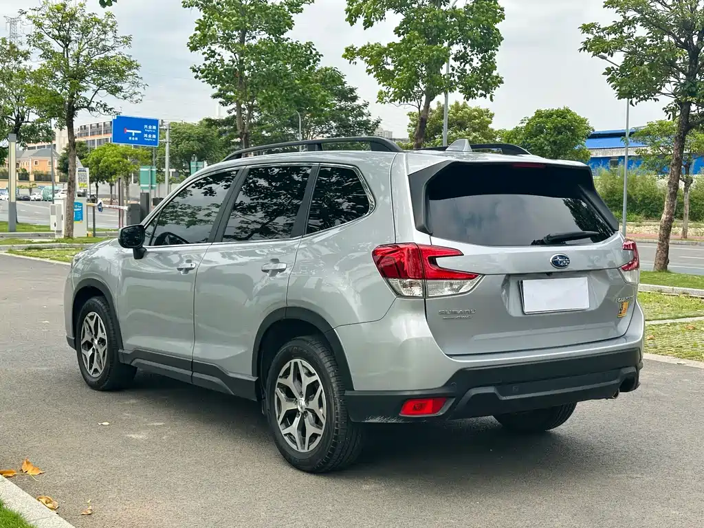 Subaru Forester 2021 — фото 6