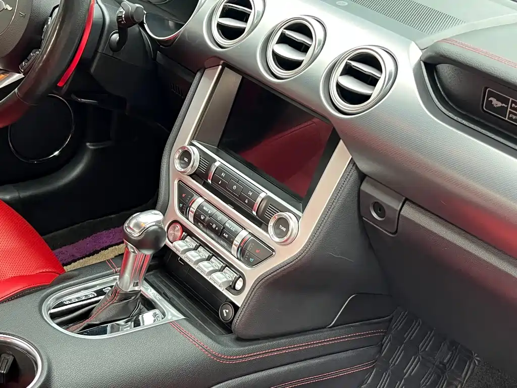 Ford Mustang 2021 — фото 10