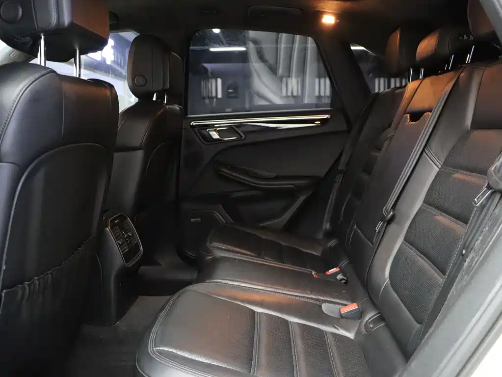 Porsche Macan 2015 — фото 26