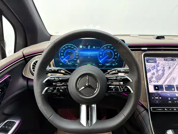 Mercedes-Benz EQE SUV 2025
