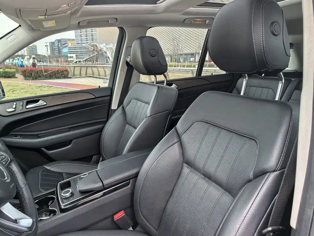 Mercedes-Benz GLE 2017 — фото 11