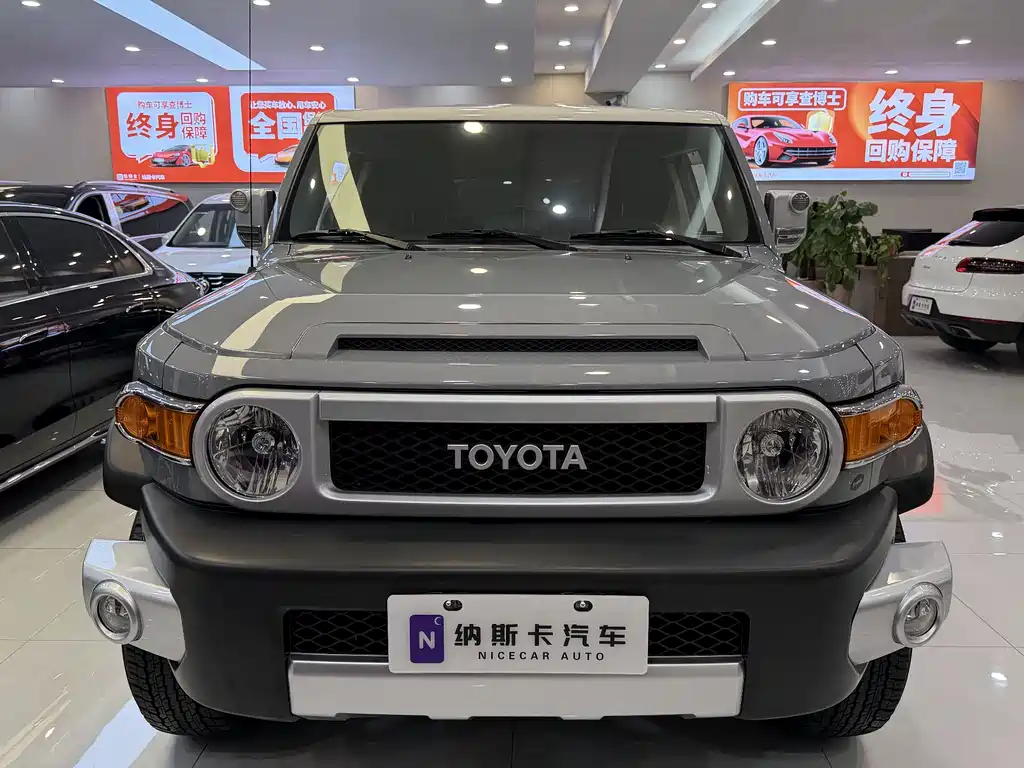 Toyota FJ Cruiser 2019 — фото 2