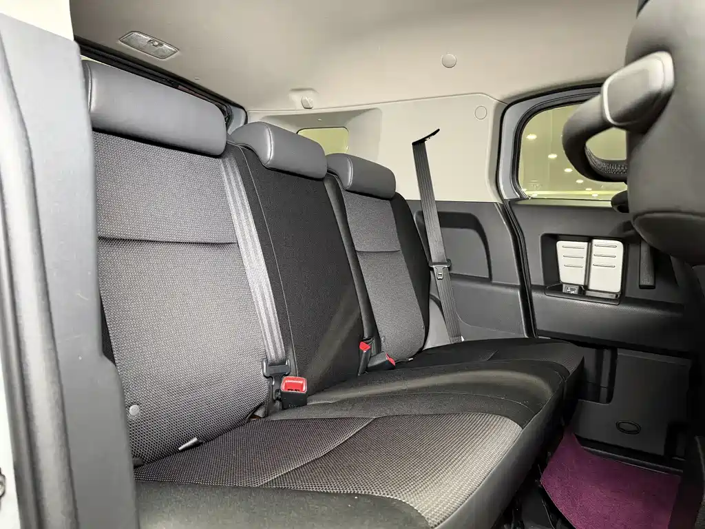 Toyota FJ Cruiser 2019 — фото 16