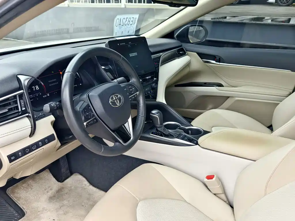Toyota Camry 2023 — фото 4