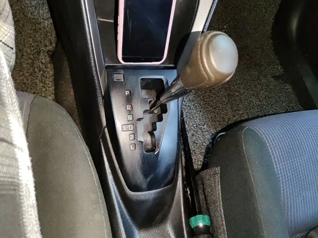 Toyota Yaris L 2015 — фото 14