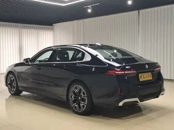 BMW 5 Series 2025