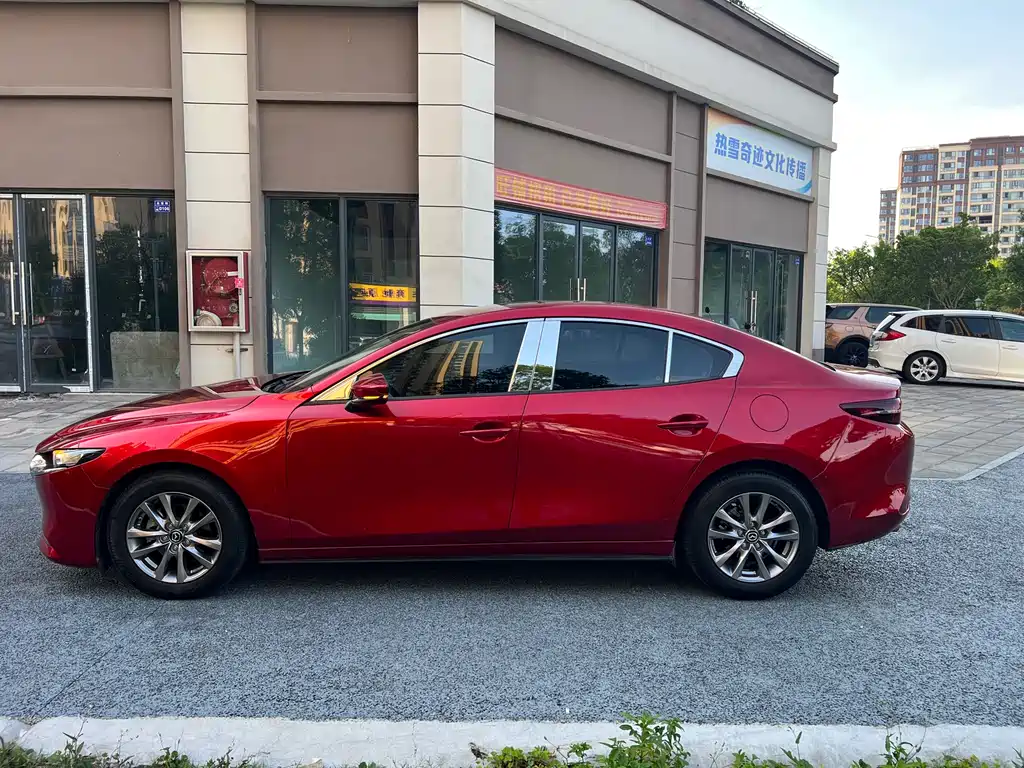 Mazda 3 Axela 2019 — фото 12