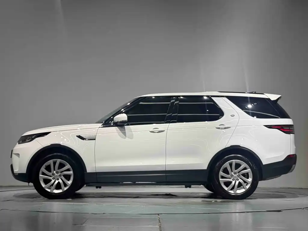 Land Rover Discovery 2017 — фото 16