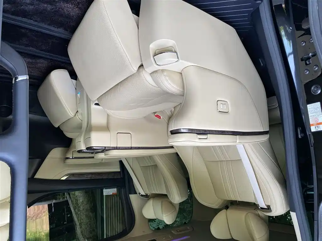 Toyota Alphard 2021 — фото 9