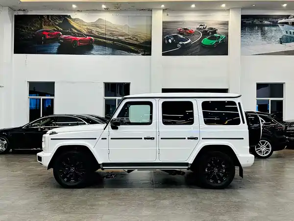 Mercedes-Benz G-Class 2024