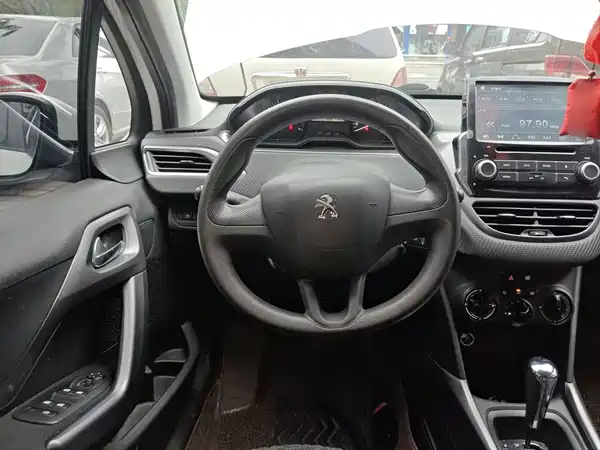 Peugeot 2008 2014