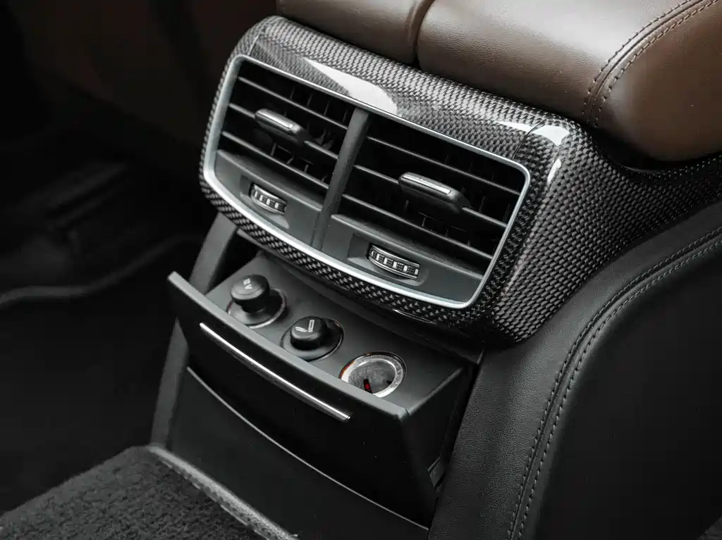Audi S8 2014 — фото 20