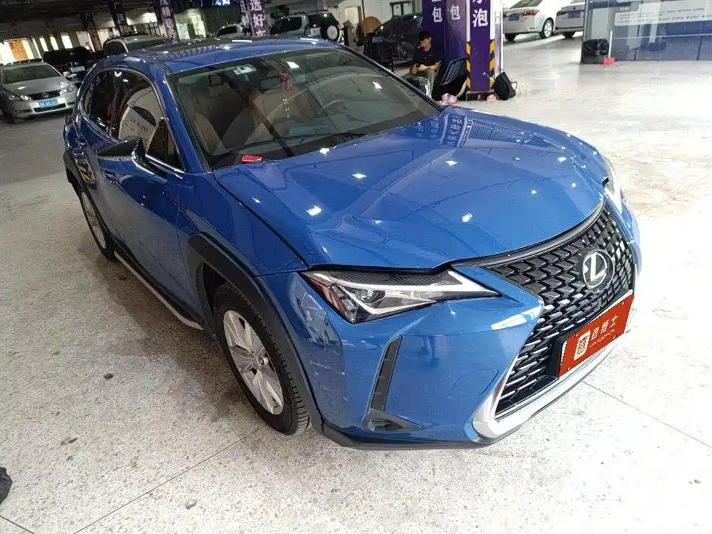 Lexus UX 2022 — фото 2