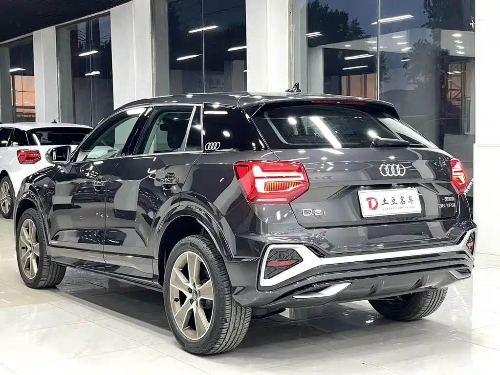 Audi Q2L 2023 — фото 4