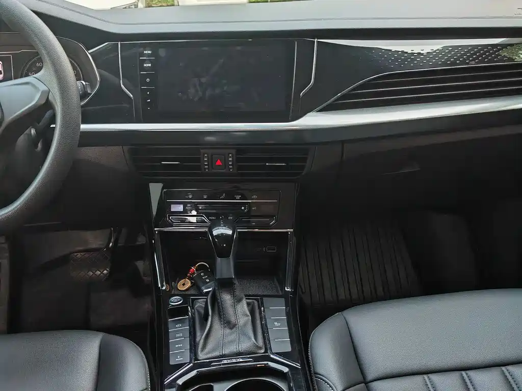 Volkswagen Passat New Energy 2022 — фото 8