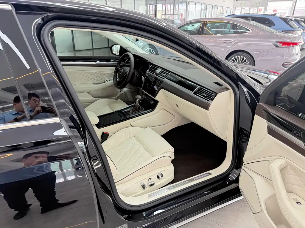 Volkswagen Phideon 2023 — фото 14