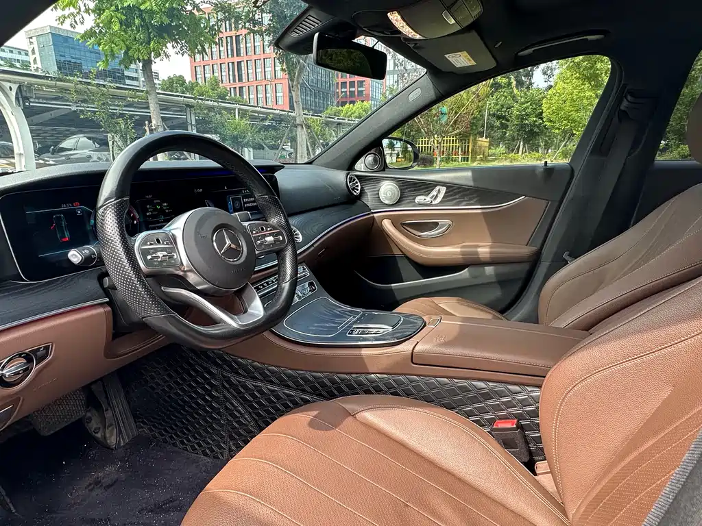 Mercedes-Benz E-Class 2020 — фото 12