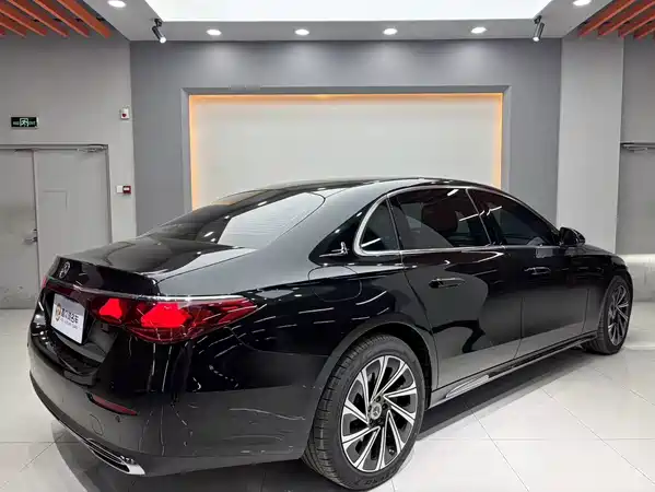 Mercedes-Benz E-Class 2025