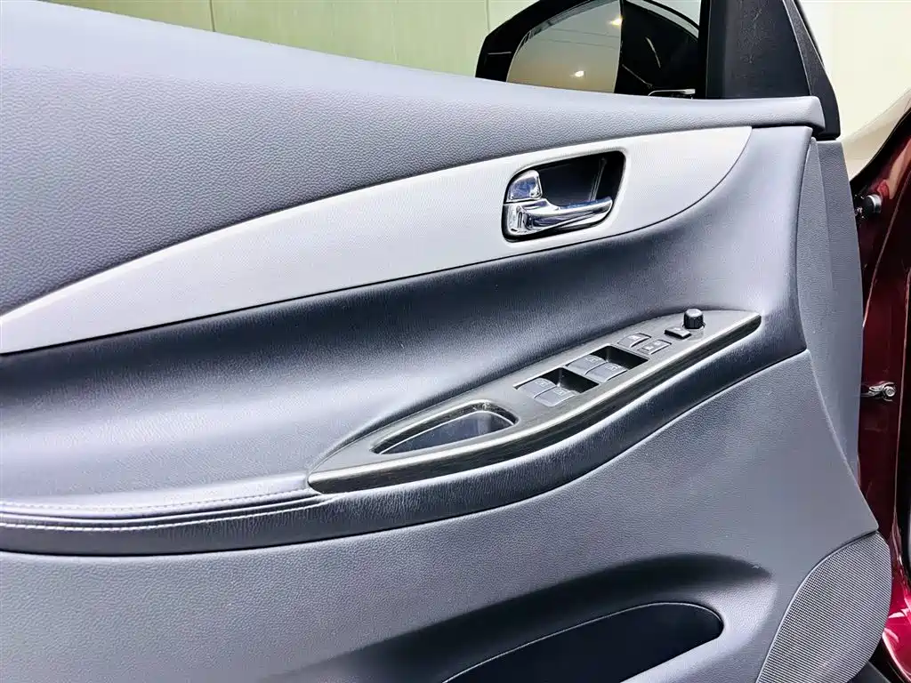Infiniti QX50 2017 — фото 11