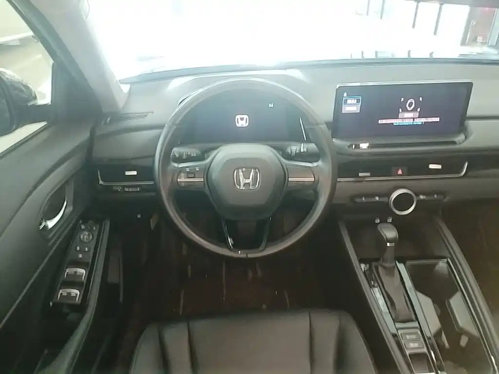 Honda Inspire 2025 — фото 11