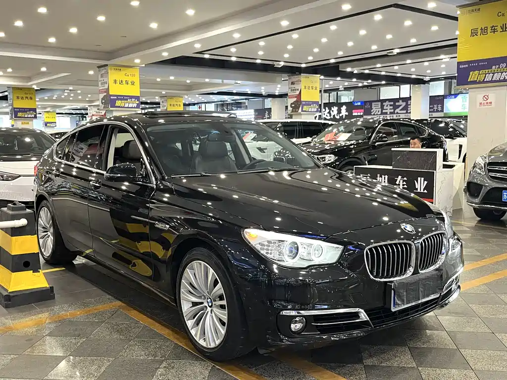 BMW 5 Series GT 2014 — фото 16