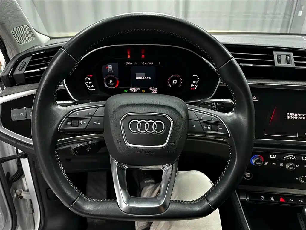 Audi Q3 2022 — фото 13