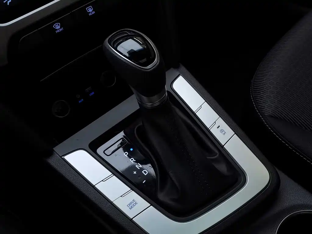 Hyundai Elantra 2019 — фото 10