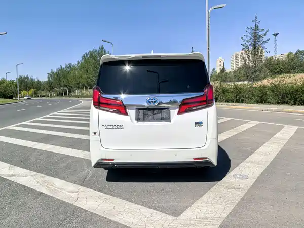 Toyota Alphard 2021