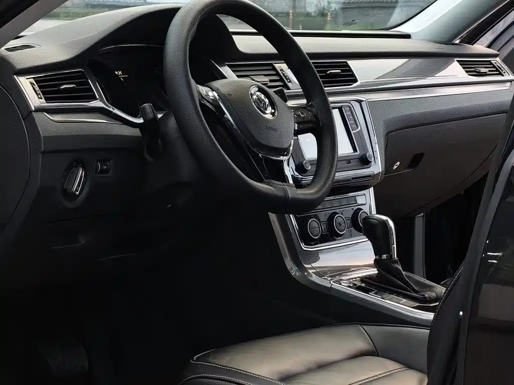 Volkswagen Passat 2019 — фото 15